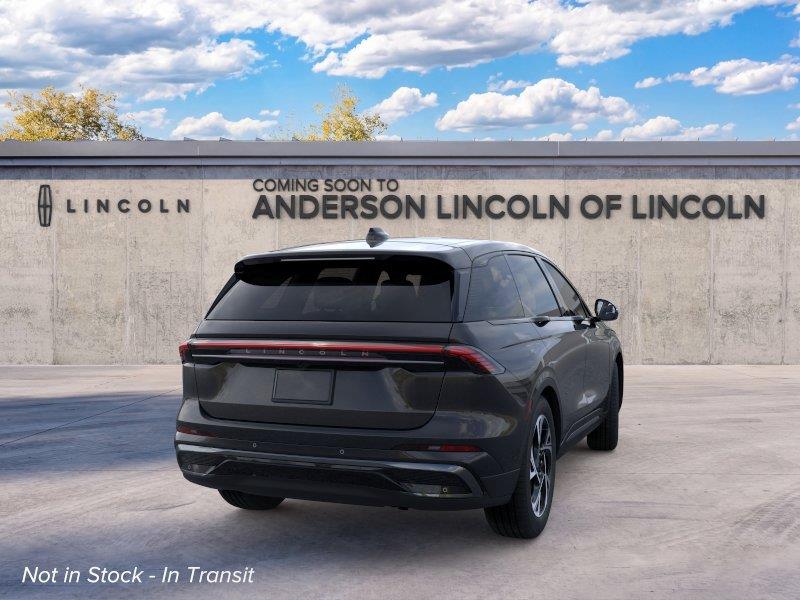Vehicle photo 8