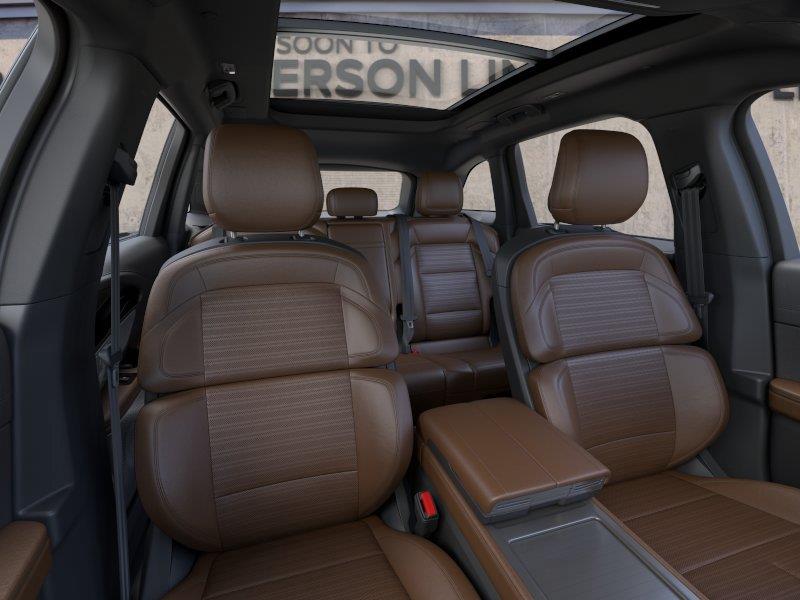 Vehicle photo 10