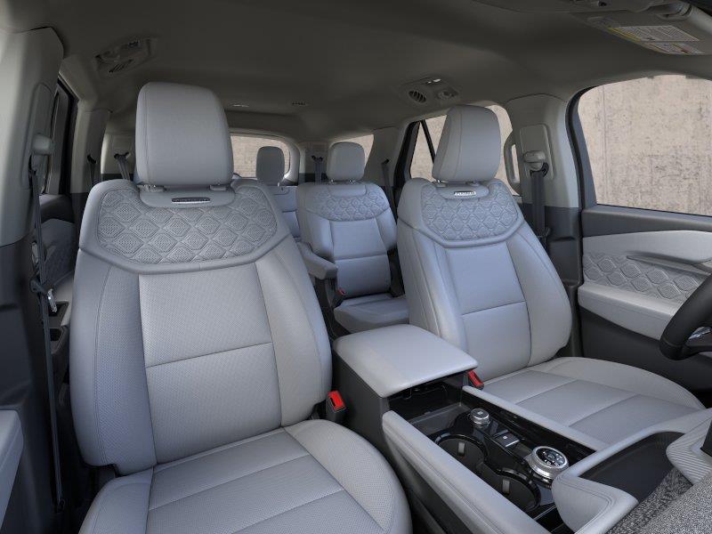 Vehicle photo 10