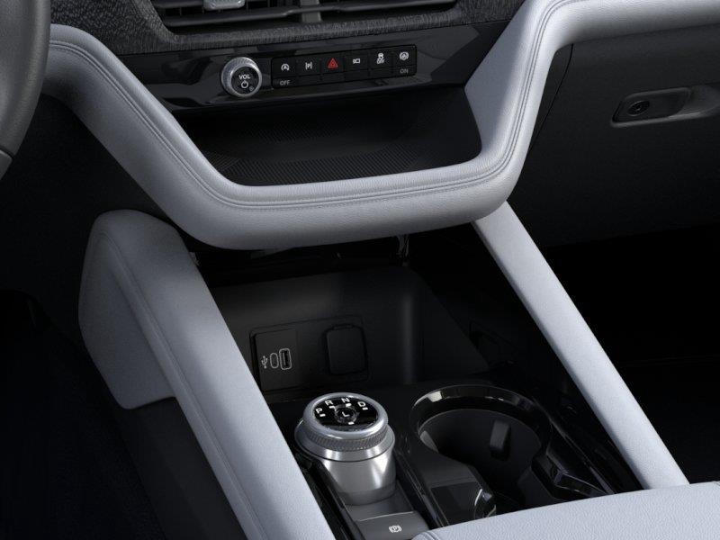 Vehicle photo 15