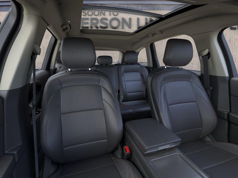 Vehicle photo 10