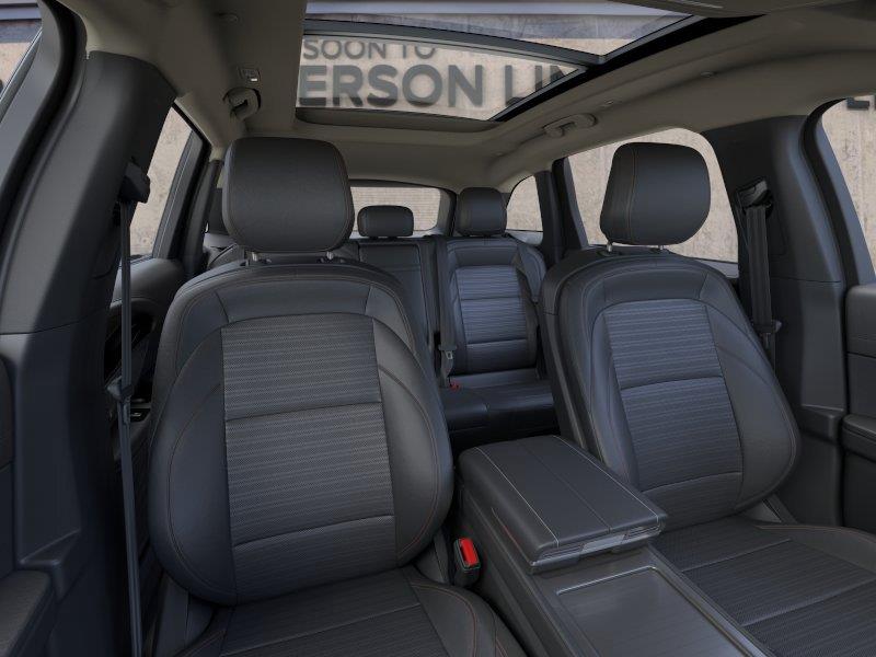 Vehicle photo 10