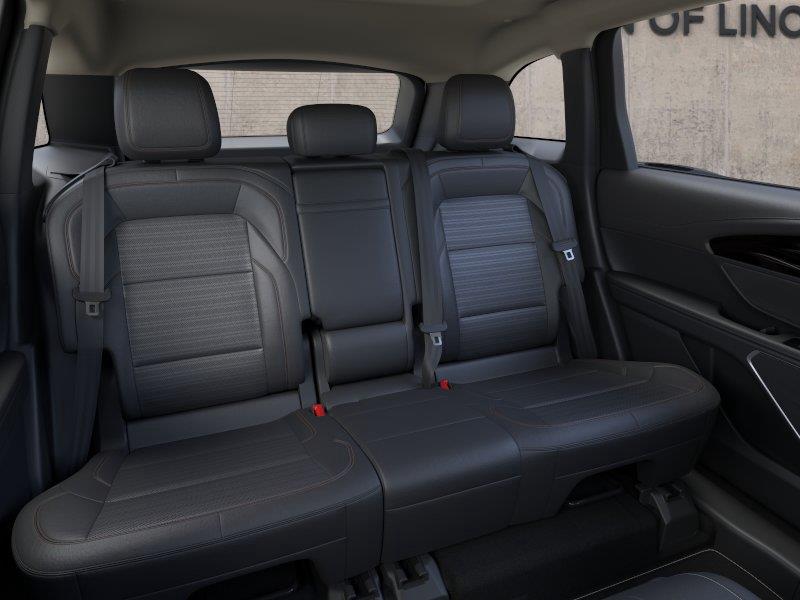 Vehicle photo 11