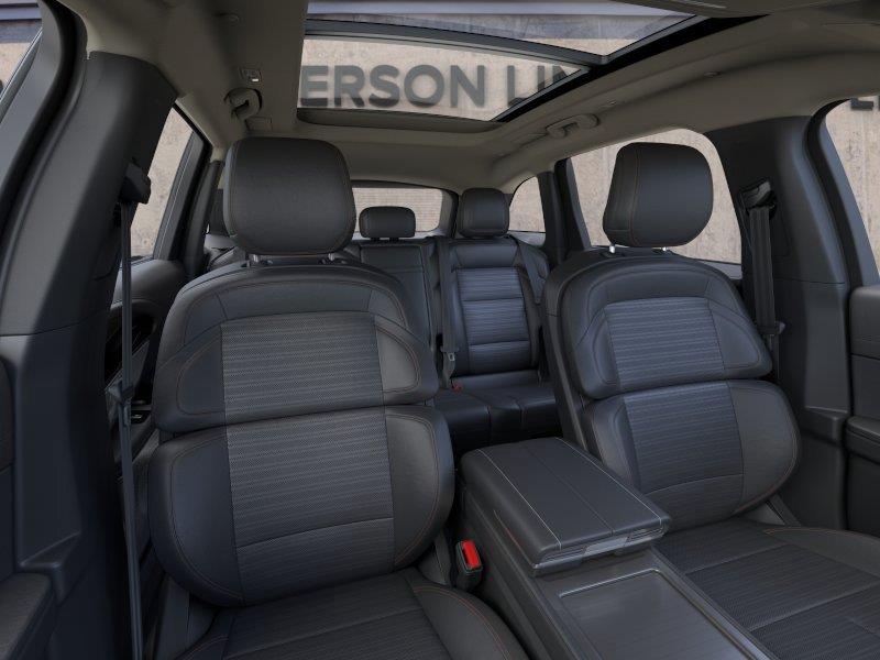 Vehicle photo 10