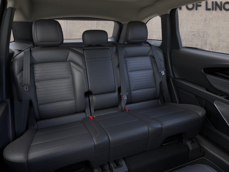 Vehicle photo 11