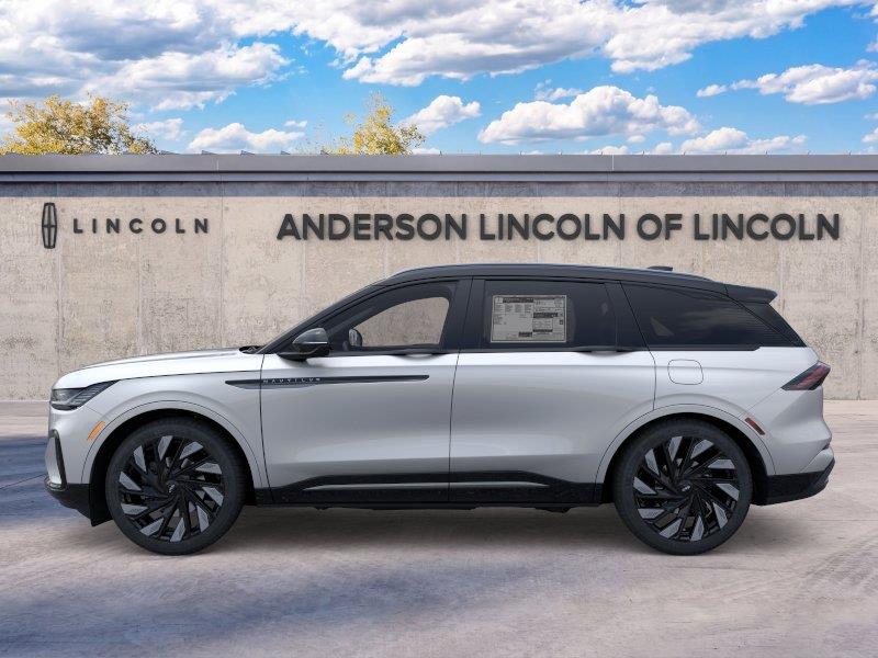 Vehicle photo 3