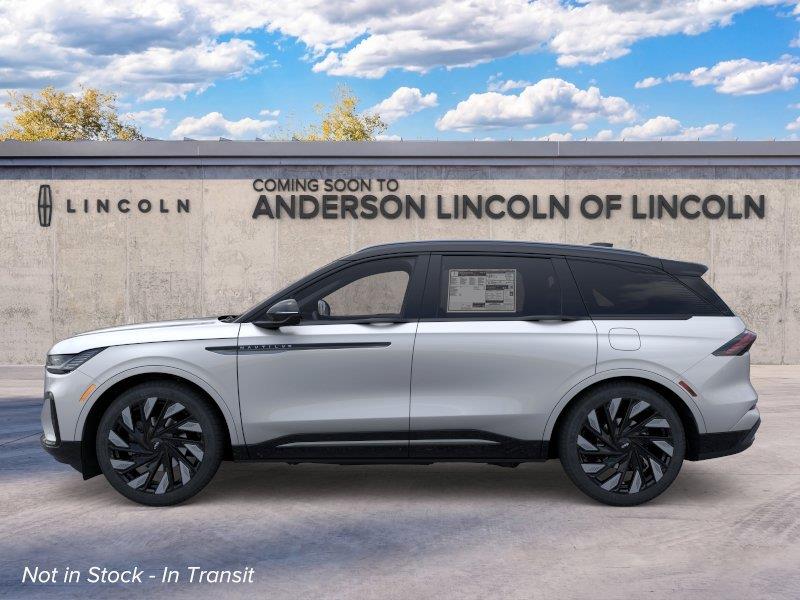Vehicle photo 3