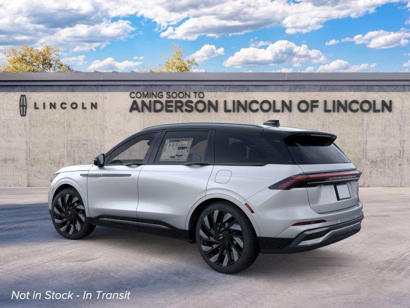 Vehicle photo 4
