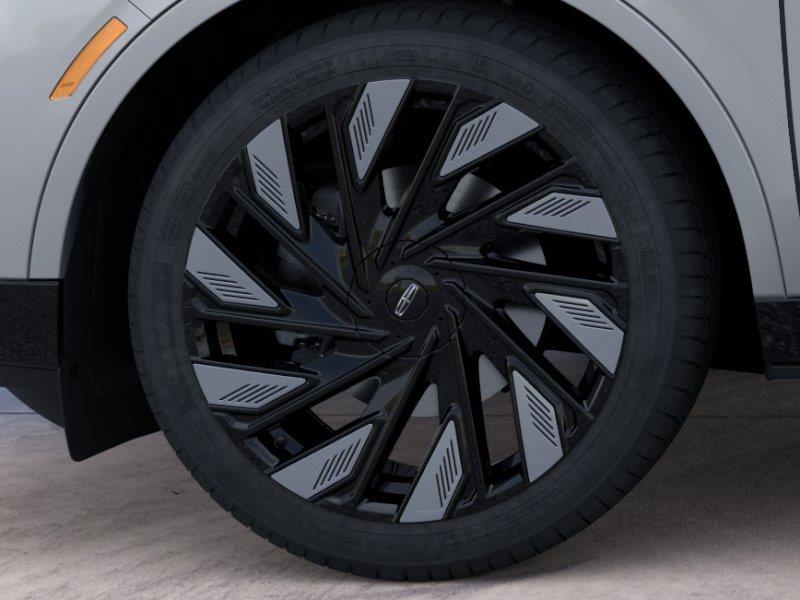 Vehicle photo 19