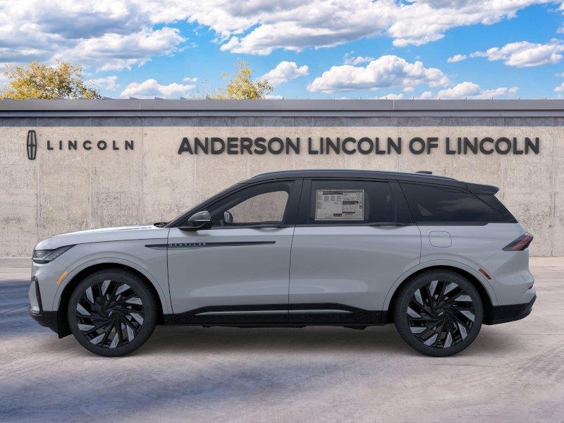 Vehicle photo 3