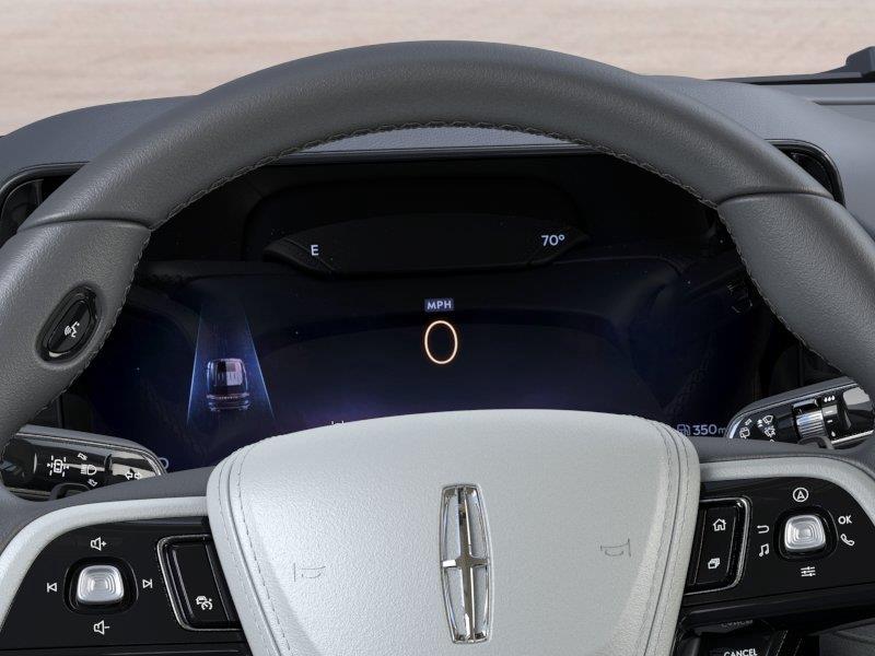 Vehicle photo 13