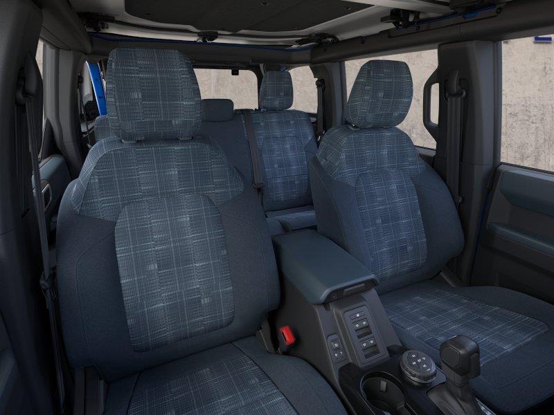 Vehicle photo 10