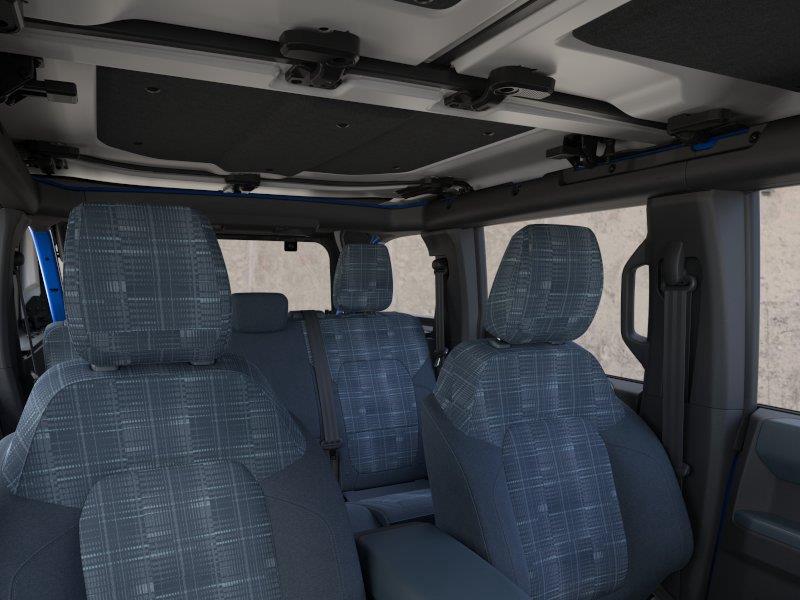 Vehicle photo 12