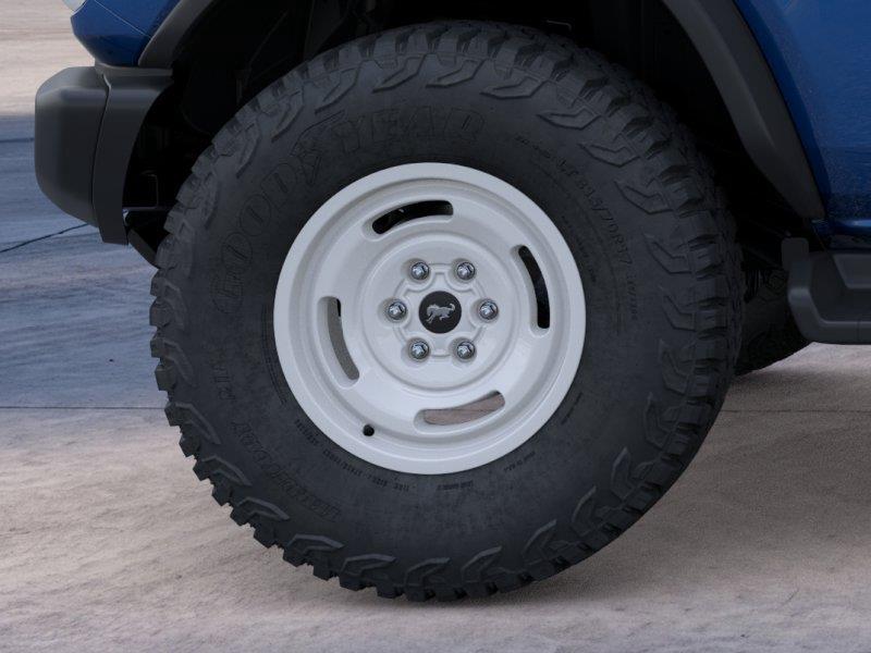 Vehicle photo 21