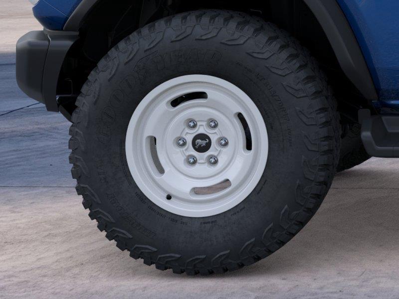 Vehicle photo 21