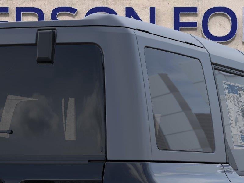 Vehicle photo 25