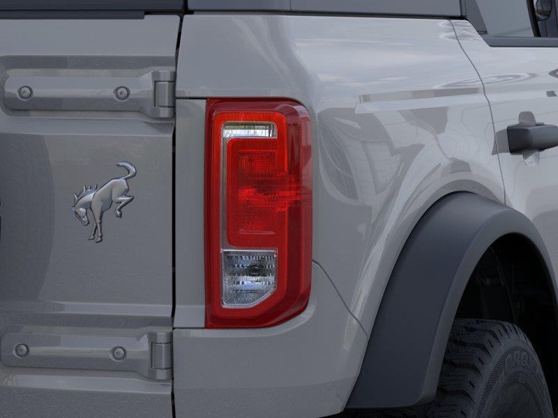 Vehicle photo 23