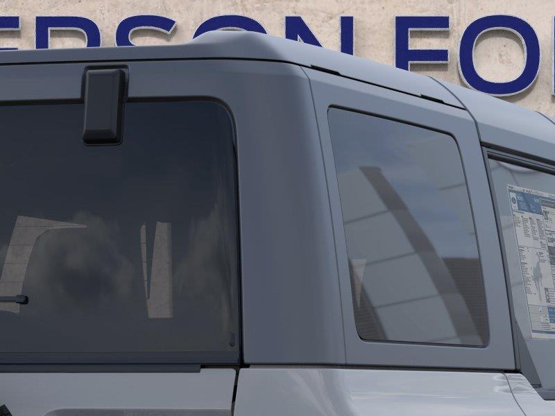 Vehicle photo 25