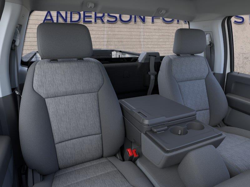 Vehicle photo 10