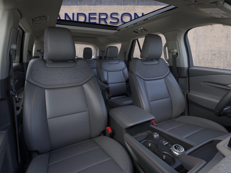 Vehicle photo 10