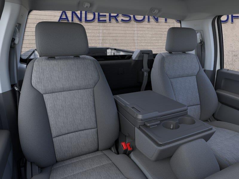 Vehicle photo 10
