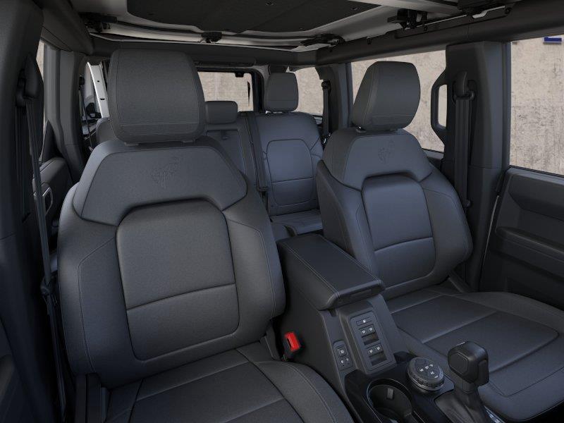 Vehicle photo 10
