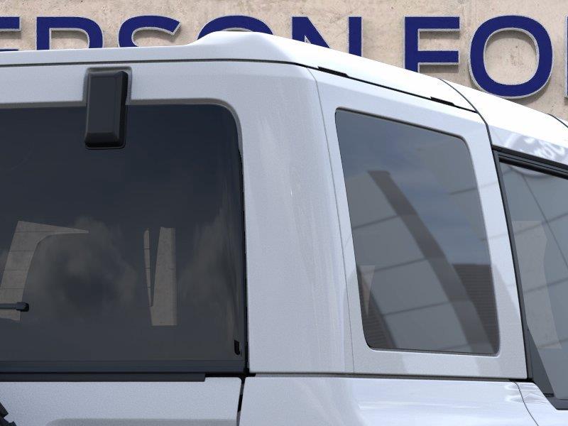 Vehicle photo 25