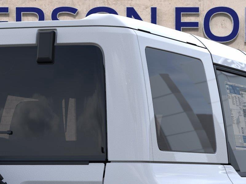 Vehicle photo 25