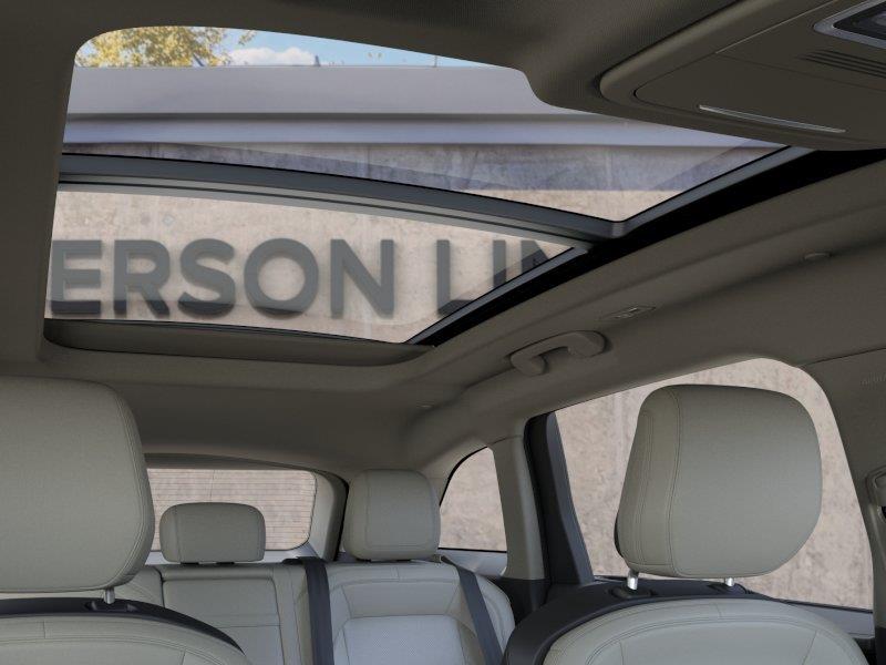 Vehicle photo 22