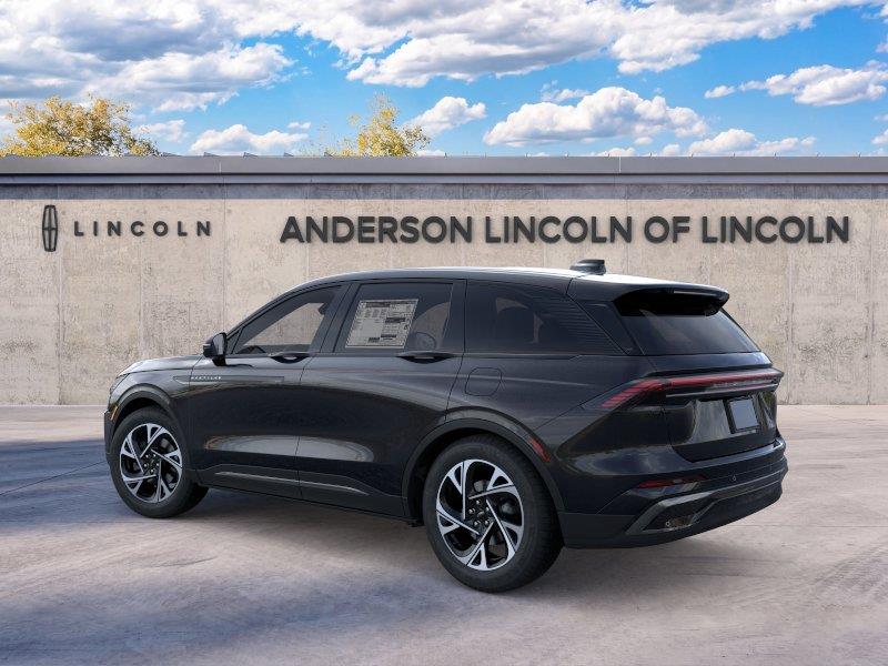 Vehicle photo 4
