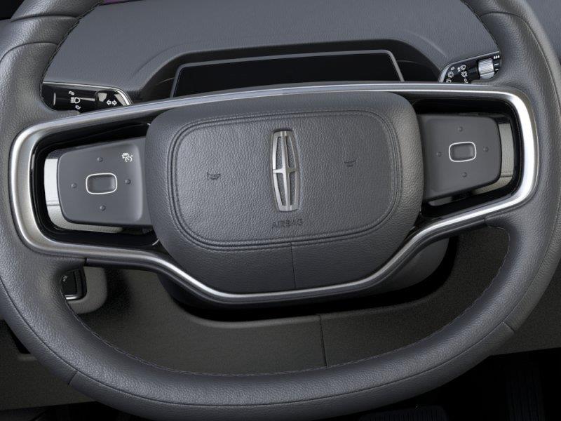 Vehicle photo 12