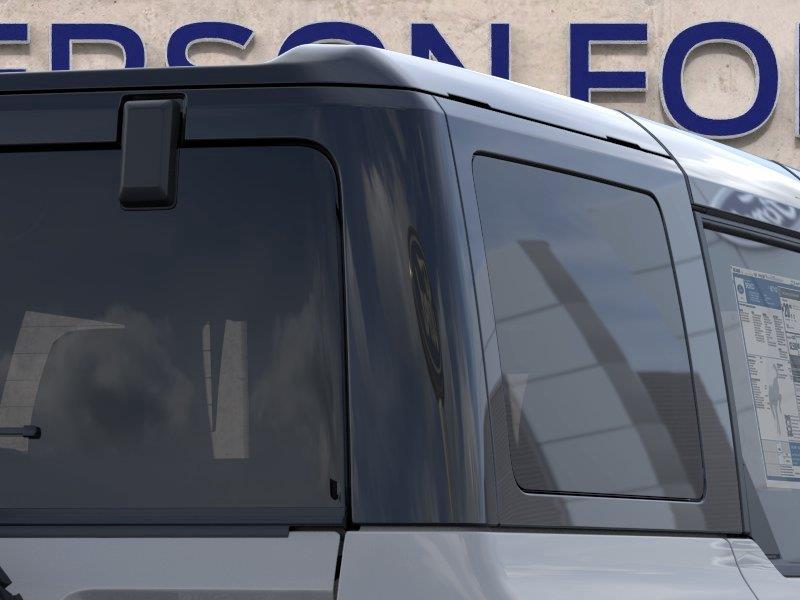 Vehicle photo 25