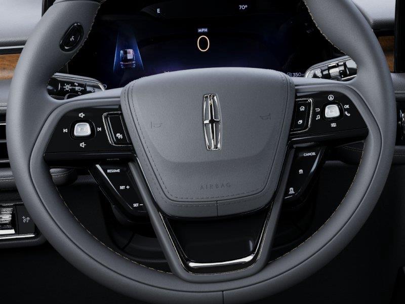 Vehicle photo 12
