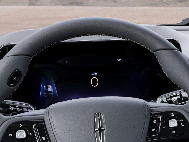 Vehicle photo 13