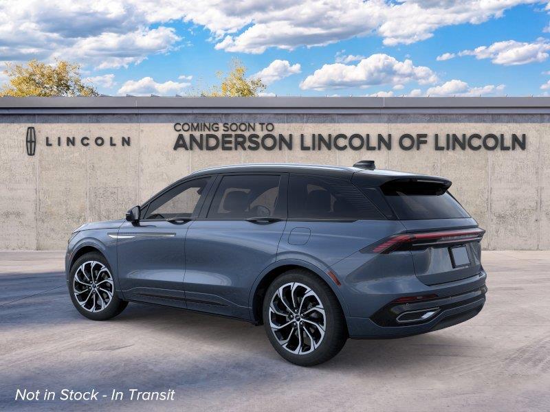 Vehicle photo 4