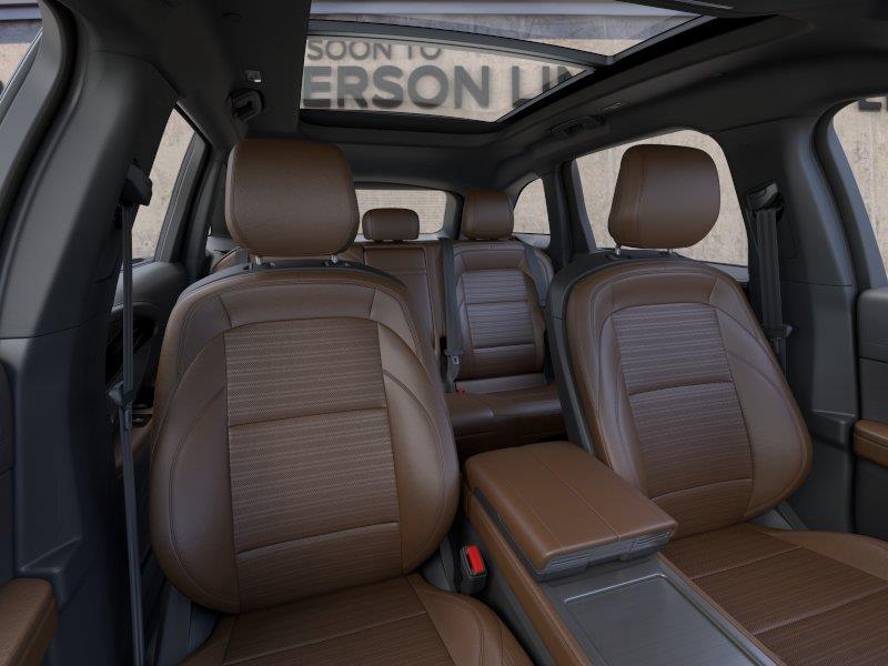 Vehicle photo 10