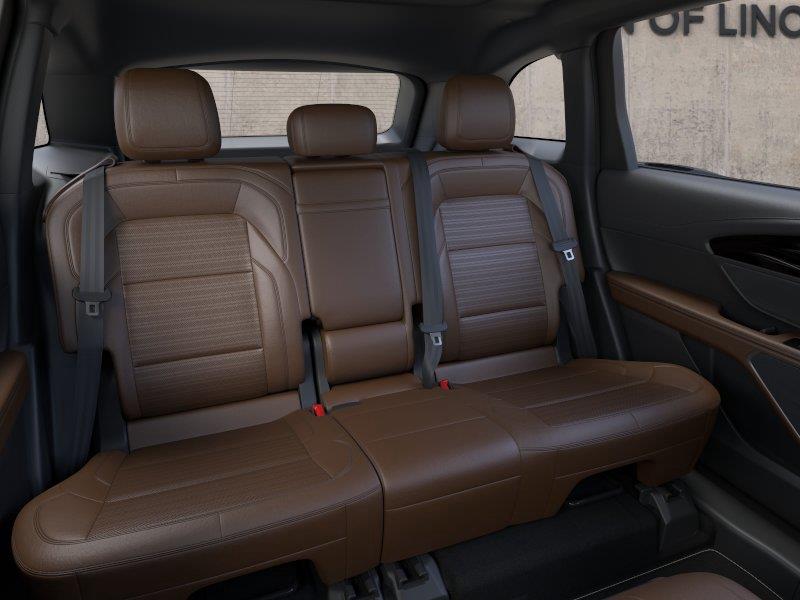 Vehicle photo 11