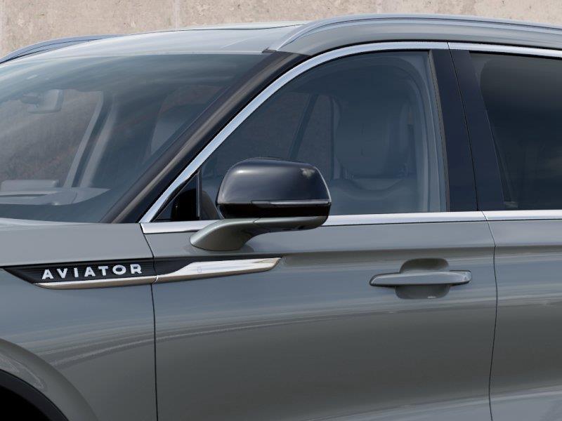 Vehicle photo 19