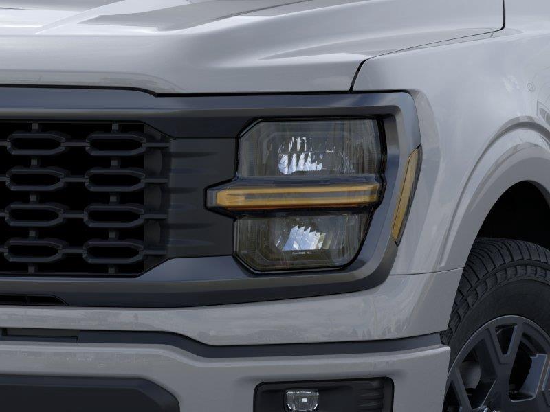 Vehicle photo 18