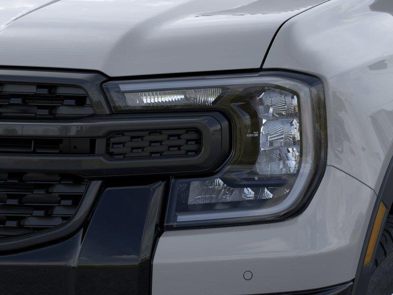 Vehicle photo 18