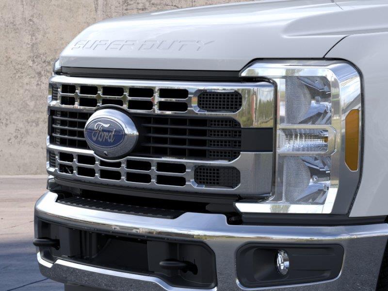 Vehicle photo 17
