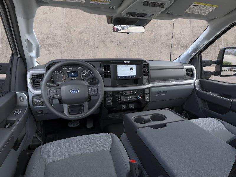 Vehicle photo 9