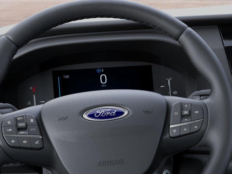 Vehicle photo 13