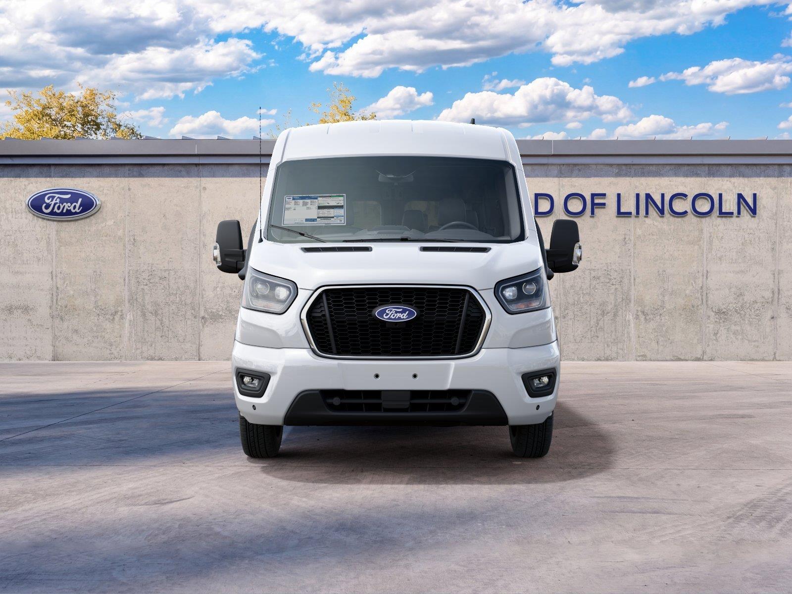 Vehicle photo 3