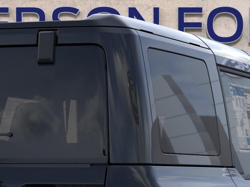 Vehicle photo 23