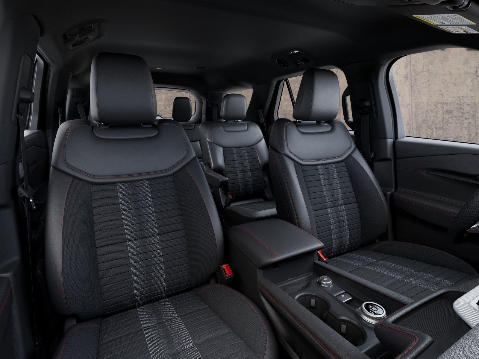 Vehicle photo 10