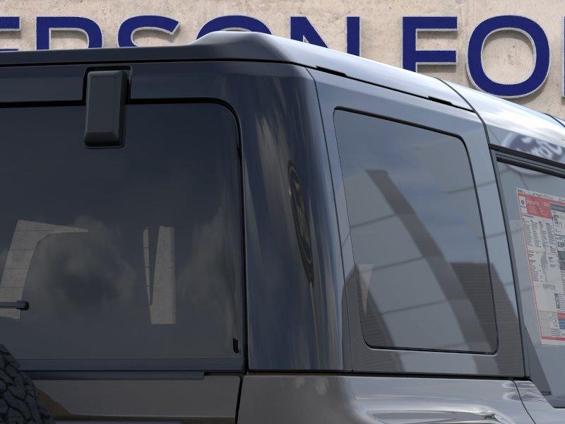 Vehicle photo 25