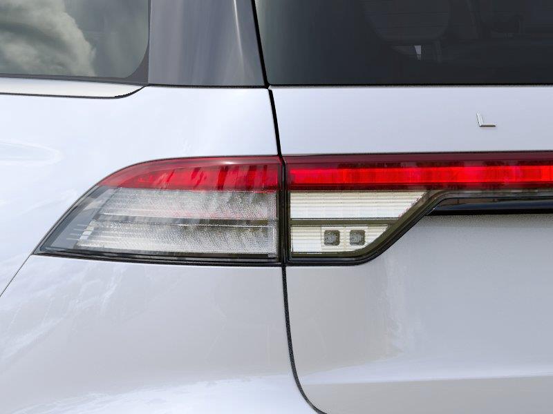 Vehicle photo 21