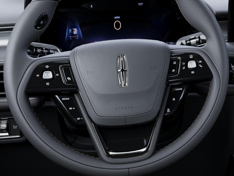 Vehicle photo 12