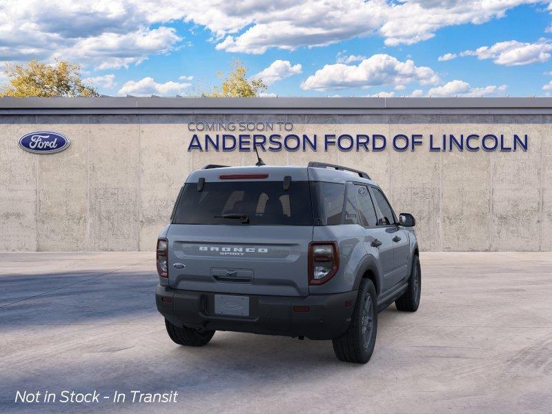 Vehicle photo 8
